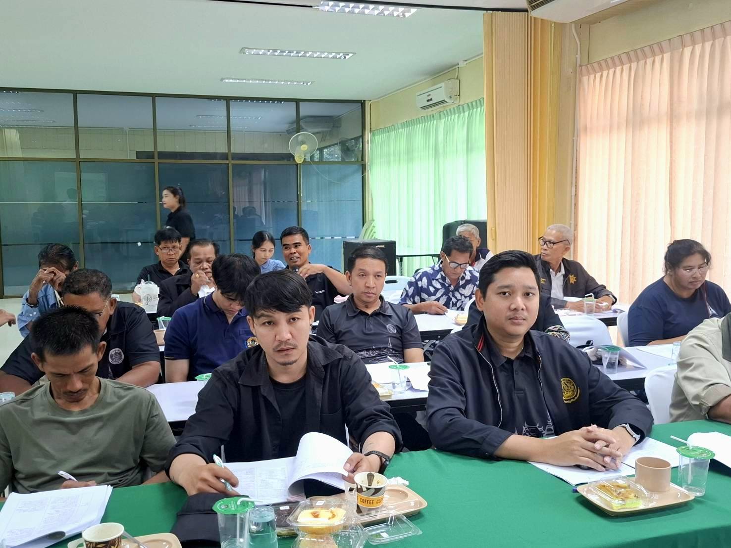 title - ปฏิรูปที่ดินจังหวัดเพชรบุรี มอบหมายให้ นายปรเดช พุธจันทร์ นักวิชาการปฏิรูปที่ดินชำนาญการ ร่วมประชุมรับฟังความคิดเห็น (ร่าง) แผนพัฒนาการเกษตรและสหกรณ์จังหวัดเพชรบุรี พ.ศ. 2571-2575